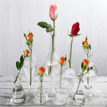 Mini vase en verre côtelé transparent pour les fleurs courtes